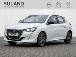 Weiss Gebraucht 2023 Peugeot 208 Active Kleinwagen | 16.990 € (Fairer Preis)