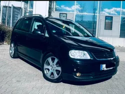Schwarz Gebraucht 2010 VW Touran Van / Kleinbus | 4.000 € (Superpreis)