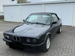 Schwarz Gebraucht 1989 BMW 320 Cabriolet Cabrio | 15.800 €