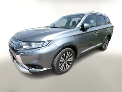 Grau Gebraucht 2019 Mitsubishi Outlander SUV | 20.288 € (Fairer Preis)