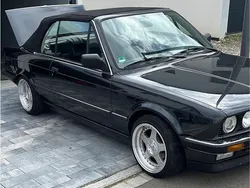 Schwarz Gebraucht 1990 BMW 320 Cabriolet Cabrio | 12.700 €