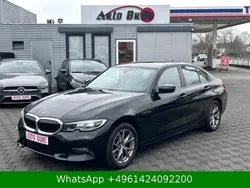 Black sapphire metallic Gebraucht 2019 BMW 320 Sport Line Limousine | 25.950 € (Etwas zu teuer)