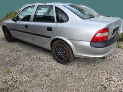 Silber Gebraucht 1998 Opel Vectra Limousine | 1.650 € (Fairer Preis)
