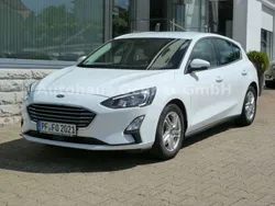 Frostweiß Gebraucht 2021 Ford Focus Cool & Connect Limousine | 16.790 € (Fairer Preis)