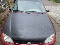 Rot Gebraucht 2001 Ford Fiesta Kleinwagen | 600 €