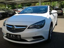 Weiß Gebraucht 2018 Opel Cascada Innovation Cabrio | 11.100 € (Fairer Preis)