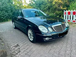 Schwarz Gebraucht 2006 Mercedes E320 Avantgarde Kombi | 2.950 € (Superpreis)