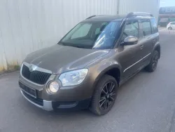 Braun Gebraucht 2013 Skoda Yeti Adventure SUV | 5.390 €