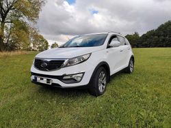 Weiß Gebraucht 2011 Kia Sportage SUV | 10.899 € (Fairer Preis)