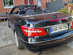 Schwarz Gebraucht 2011 Mercedes E250 Elegance Cabrio | 11.595 € (Fairer Preis)