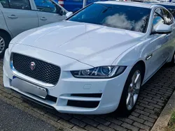 Weiß Gebraucht 2016 Jaguar XE Prestige Limousine | 17.500 € (Fairer Preis)
