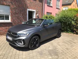 Grau Gebraucht 2023 VW T-Roc Cabriolet Edition Cabrio | 37.700 € (Fairer Preis)