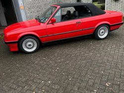 Rot Gebraucht 1991 BMW 318 Cabriolet Cabrio | 17.850 €
