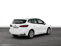 Weiß Gebraucht 2024 BMW 216 Active Tourer Van / Kleinbus | 30.674 € (Teuer)
