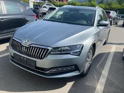 Business grau metallic Gebraucht 2021 Skoda Superb Style Kombi | 30.475 € (Etwas zu teuer)