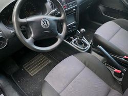 Schwarz Gebraucht 2002 VW Golf IV Kombi | 1.500 €