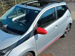 Silber Gebraucht 2018 Toyota Aygo X-wave Kleinwagen | 8.500 € (Fairer Preis)