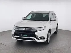 Dynamik rot (d) Gebraucht 2021 Mitsubishi Outlander P-HEV SUV | 23.789 € (Fairer Preis)