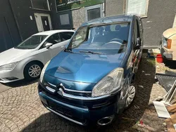 Blau Gebraucht 2013 Citroën Berlingo Van / Kleinbus | 8.350 € (Etwas zu teuer)