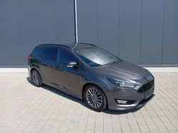 Grau Gebraucht 2017 Ford Focus ST-Line Limousine | 15.500 € (Teuer)