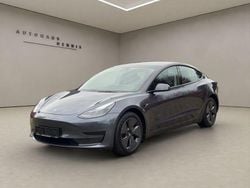 Grau Gebraucht 2021 Tesla Model 3 Standard Range Plus Limousine | 23.990 € (Guter Preis)