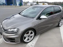 Grau Gebraucht 2014 VW Golf VII R Limousine | 22.990 €
