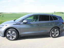 Grau Gebraucht 2023 Skoda Enyaq iV SUV | 36.599 € (Fairer Preis)
