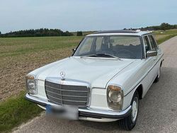 Weiß Gebraucht 1975 Mercedes W114 Limousine | 14.500 €