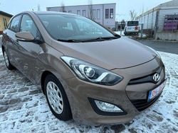 Braun Gebraucht 2013 Hyundai i30 Classic Limousine | 5.800 € (Guter Preis)