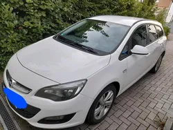 Weiß Gebraucht 2014 Opel Astra Edition Kombi | 5.500 € (Guter Preis)