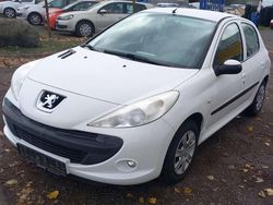 Weiß Gebraucht 2010 Peugeot 206+ Kleinwagen | 3.200 € (Teuer)