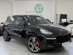 Tiefschwarzmetallic Gebraucht 2015 Porsche Cayenne Turbo SUV | 42.999 € (Guter Preis)