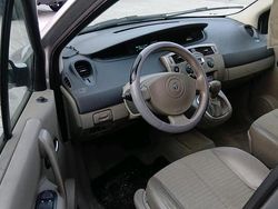 Grau Gebraucht 2005 Renault Scénic II Van / Kleinbus | 1.850 €