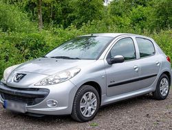 Silber Gebraucht 2011 Peugeot 206+ Kleinwagen | 4.900 €