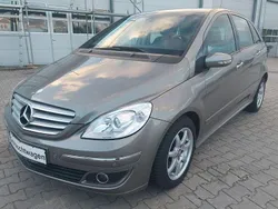 Grau Gebraucht 2006 Mercedes B200 Van / Kleinbus | 3.900 € (Fairer Preis)