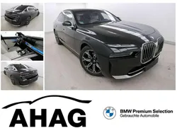 Saphirschwarz metallic Gebraucht 2024 BMW 740 Sport Line Limousine | 104.840 €