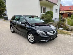 Schwarz Gebraucht 2012 Mercedes B180 Van / Kleinbus | 7.900 € (Superpreis)