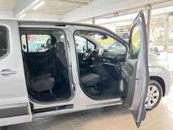 Grau Gebraucht 2022 Opel Combo Life Elegance Van / Kleinbus | 19.999 € (Fairer Preis)