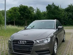 Grau Gebraucht 2015 Audi A3 Attraction Limousine | 11.900 € (Etwas zu teuer)