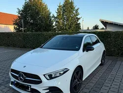 Weiß Gebraucht 2018 Mercedes A200 AMG line Limousine | 20.000 €