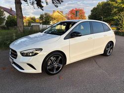 Weiß Gebraucht 2020 Mercedes B250 Progressive Van / Kleinbus | 26.450 € (Fairer Preis)