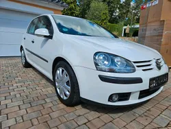 Weiß Gebraucht 2004 VW Golf V Highline Limousine | 2.400 € (Fairer Preis)