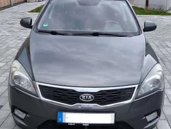 Grau Gebraucht 2013 Kia Ceed Edition 7 Limousine | 3.500 € (Superpreis)