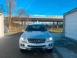 Silber Gebraucht 2007 Mercedes ML320 SUV | 2.999 €