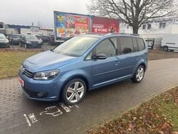Blau Gebraucht 2011 VW Touran Style Van / Kleinbus | 8.299 € (Guter Preis)