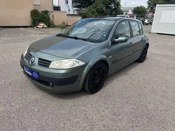 Grün Gebraucht 2003 Renault Mégane II Authentique Limousine | 1.799 € (Fairer Preis)