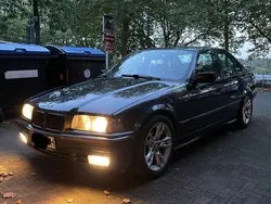 Schwarz Gebraucht 1993 BMW 316 Limousine | 2.000 €