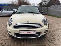 Weiß Gebraucht 2011 Mini Cooper Kleinwagen | 5.900 € (Fairer Preis)