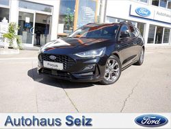 Schwarz (metallic) Gebraucht 2022 Ford Focus ST-Line Kombi | 23.990 € (Fairer Preis)