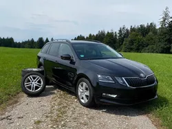 Schwarz Gebraucht 2018 Skoda Octavia Ambition Kombi | 14.999 € (Guter Preis)